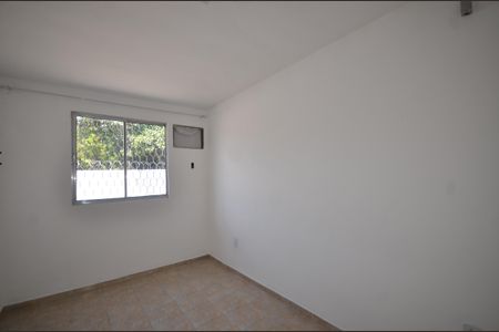Quarto 1 de casa para alugar com 2 quartos, 55m² em Praça Seca, Rio de Janeiro