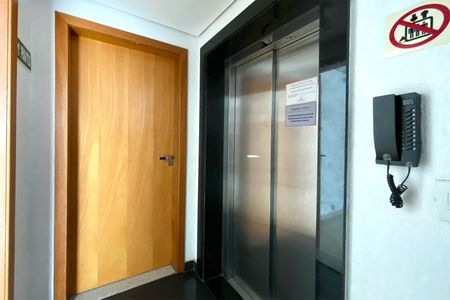 Apartamento para alugar com 210m², 4 quartos e 5 vagasElevador