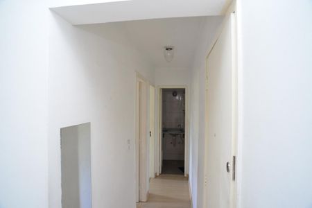 Corredor de apartamento para alugar com 2 quartos, 55m² em Itanhangá, Rio de Janeiro