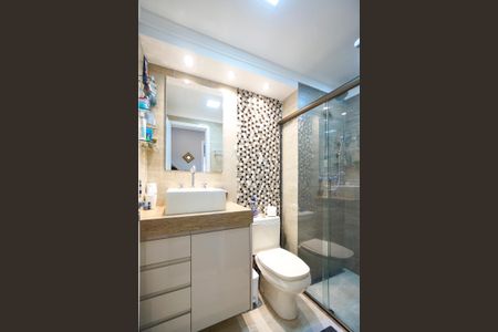 Apartamento à venda com 75m², 2 quartos e 1 vaga Apartamento à venda com 75m², 2 quartos e 1 vagaBanheiro social