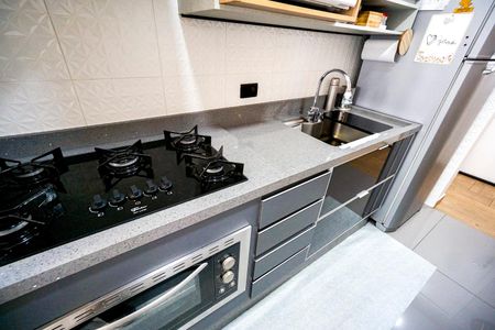 Apartamento à venda com 75m², 2 quartos e 1 vaga Apartamento à venda com 75m², 2 quartos e 1 vagaPia e cooktop