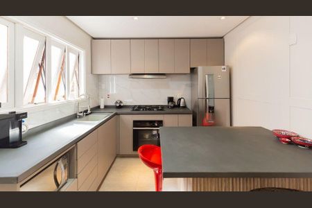 Cozinha  de apartamento para alugar com 3 quartos, 146m² em Petrópolis, Porto Alegre