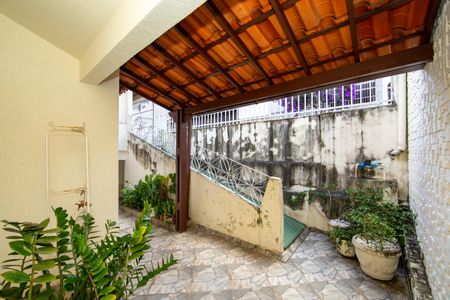 Casa para alugar com 250m², 3 quartos e 1 vaga Casa para alugar com 250m², 3 quartos e 1 vagaVARANDA