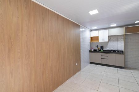 Sala e Cozinha de casa para alugar com 2 quartos, 50m² em Jardim Maringa, São Paulo