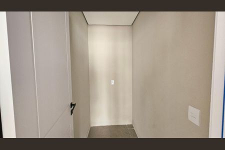 Casa de condomínio à venda com 260m², 3 quartos e 4 vagas Casa de condomínio à venda com 260m², 3 quartos e 4 vagasDispensa Cozinha