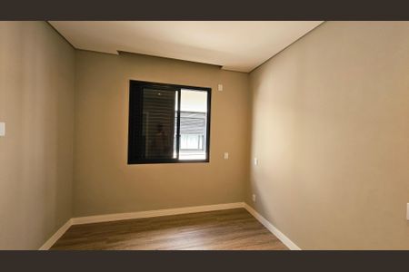 Casa de condomínio à venda com 260m², 3 quartos e 4 vagas Casa de condomínio à venda com 260m², 3 quartos e 4 vagasQuarto 2 - Suíte