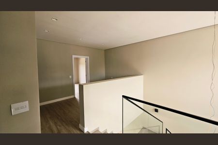 Casa de condomínio à venda com 260m², 3 quartos e 4 vagas Casa de condomínio à venda com 260m², 3 quartos e 4 vagasCorredor