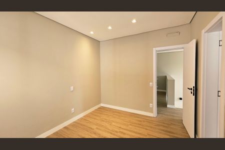 Casa de condomínio à venda com 260m², 3 quartos e 4 vagas Casa de condomínio à venda com 260m², 3 quartos e 4 vagasQuarto 2 - Suíte