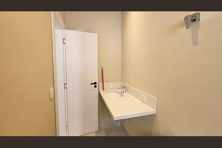 Casa de condomínio à venda com 260m², 3 quartos e 4 vagasBanheiro da Suíte 2