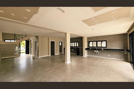 Casa de condomínio à venda com 260m², 3 quartos e 4 vagas Casa de condomínio à venda com 260m², 3 quartos e 4 vagasSala