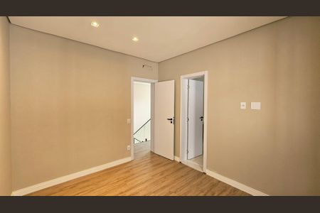 Casa de condomínio à venda com 260m², 3 quartos e 4 vagas Casa de condomínio à venda com 260m², 3 quartos e 4 vagasQuarto 2 - Suíte