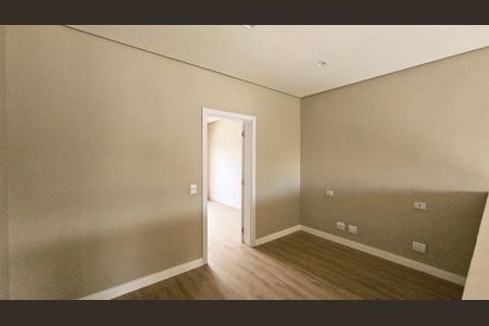 Casa de condomínio à venda com 260m², 3 quartos e 4 vagas Casa de condomínio à venda com 260m², 3 quartos e 4 vagasQuarto 2 - Suíte