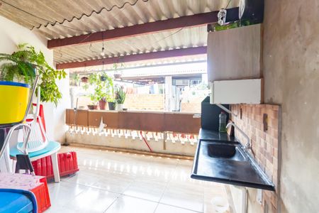 Casa à venda com 50m², 3 quartos e 1 vaga Casa à venda com 50m², 3 quartos e 1 vagaCobertura
