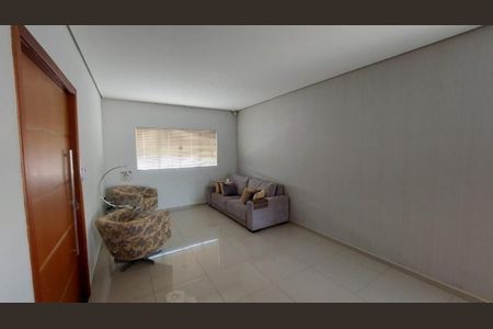 Sala de casa para alugar com 3 quartos, 360m² em Santa Mônica, Uberlândia