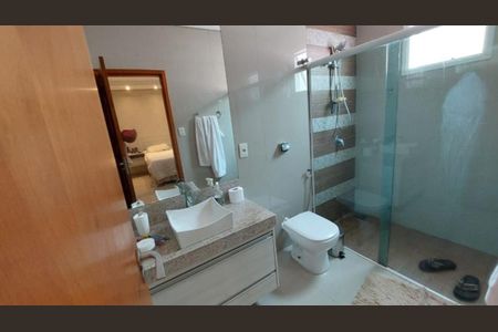 Casa para alugar com 360m², 3 quartos e 4 vagasBanheiro