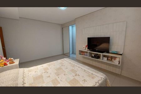 Quarto 1 de casa para alugar com 3 quartos, 360m² em Santa Mônica, Uberlândia
