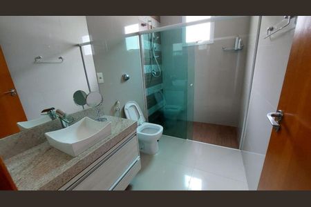 Casa para alugar com 360m², 3 quartos e 4 vagasBanheiro