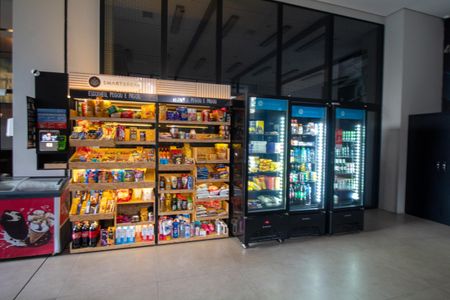 Studio à venda com 30m², 1 quarto e sem vaga Studio à venda com 30m², 1 quarto e sem vagaÁrea comum - Minimercado