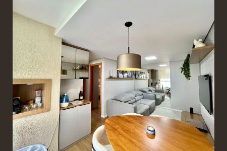 Apartamento à venda com 57m², 2 quartos e 1 vaga Apartamento à venda com 57m², 2 quartos e 1 vagaSala