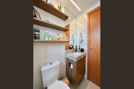 Apartamento à venda com 57m², 2 quartos e 1 vaga Apartamento à venda com 57m², 2 quartos e 1 vagaBanheiro