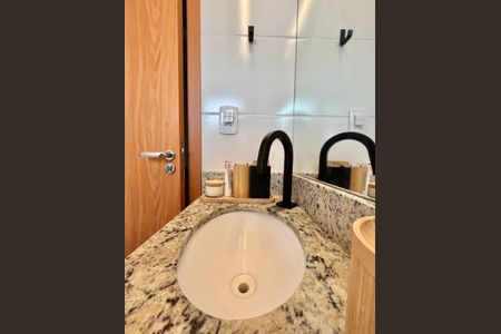 Apartamento à venda com 57m², 2 quartos e 1 vaga Apartamento à venda com 57m², 2 quartos e 1 vagaBanheiro da Suíte