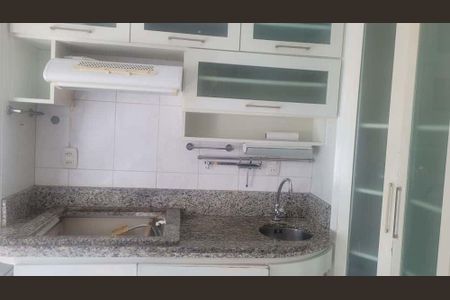 Cozinha  de kitnet/studio para alugar com 1 quarto, 34m² em Cidade Baixa, Porto Alegre