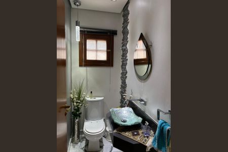 Banheiro de casa à venda com 3 quartos, 500m² em Cursino, São Paulo