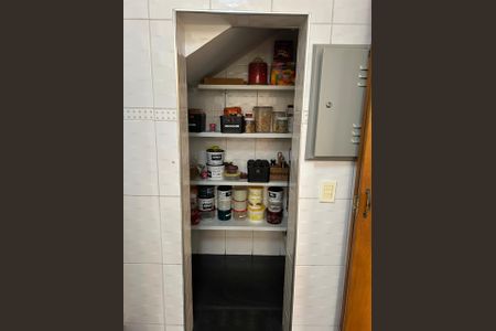 Casa à venda com 500m², 3 quartos e 3 vagas Casa à venda com 500m², 3 quartos e 3 vagasDispensa