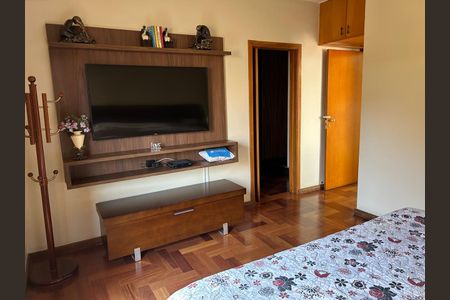 Casa à venda com 500m², 3 quartos e 3 vagas Casa à venda com 500m², 3 quartos e 3 vagasQuarto