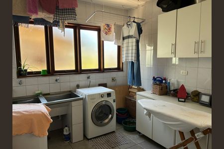 Casa à venda com 500m², 3 quartos e 3 vagas Casa à venda com 500m², 3 quartos e 3 vagasÁrea de serviço