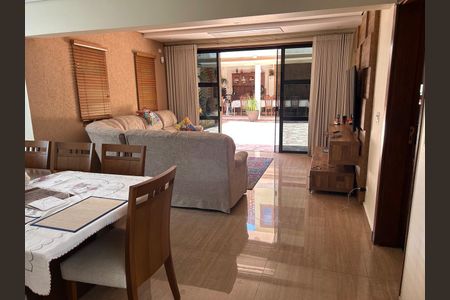 Sala de casa à venda com 3 quartos, 500m² em Cursino, São Paulo