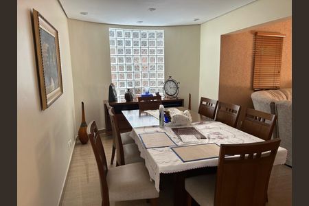 Casa à venda com 500m², 3 quartos e 3 vagas Casa à venda com 500m², 3 quartos e 3 vagasSala