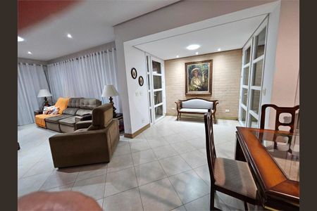 Casa à venda com 4 quartos, 230m² em Brooklin, São Paulo