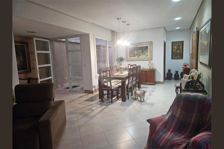 Casa à venda com 4 quartos, 230m² em Brooklin, São Paulo