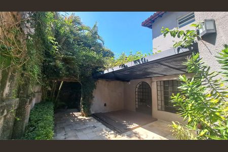 Casa à venda com 300m², 4 quartos e 6 vagas