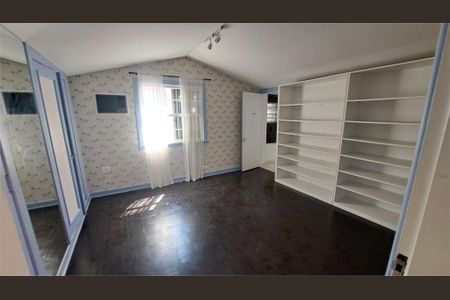 Casa à venda com 300m², 4 quartos e 6 vagas