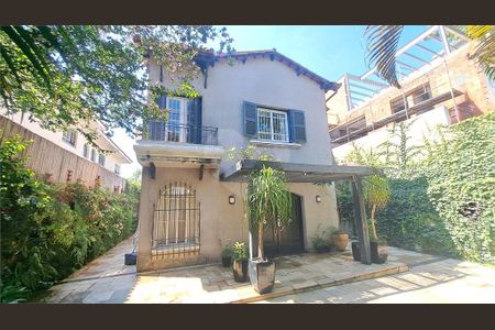 Casa à venda com 300m², 4 quartos e 6 vagas