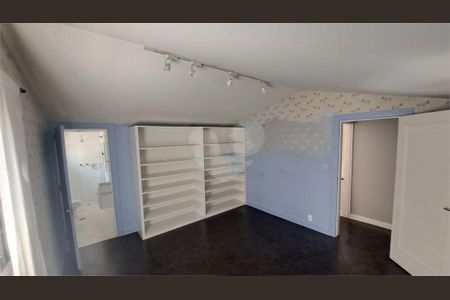 Casa à venda com 300m², 4 quartos e 6 vagas