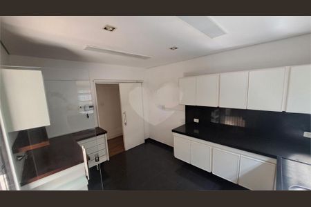 Casa à venda com 300m², 4 quartos e 6 vagas