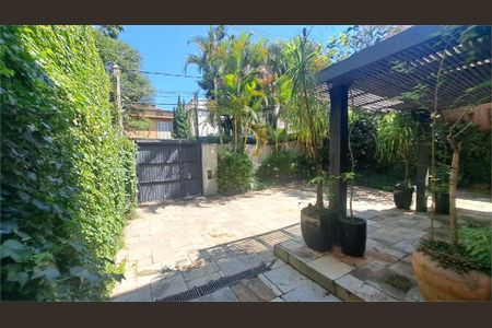 Casa à venda com 300m², 4 quartos e 6 vagas