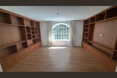 Casa à venda com 300m², 4 quartos e 6 vagas