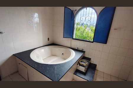 Casa para alugar com 300m², 5 quartos e 8 vagas Casa para alugar com 300m², 5 quartos e 8 vagasBanheiro