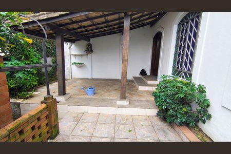 Casa para alugar com 300m², 5 quartos e 8 vagas Casa para alugar com 300m², 5 quartos e 8 vagasÁrea externa