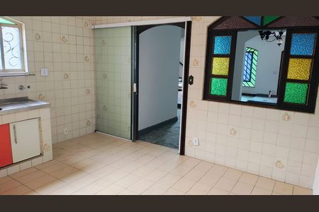 Casa para alugar com 300m², 5 quartos e 8 vagas Casa para alugar com 300m², 5 quartos e 8 vagasCozinha