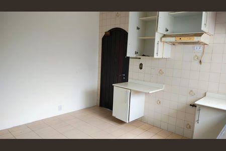 Casa para alugar com 300m², 5 quartos e 8 vagas Casa para alugar com 300m², 5 quartos e 8 vagasCozinha