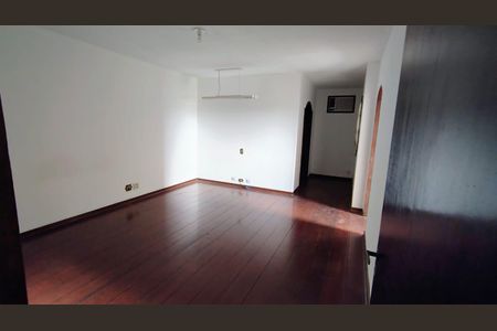 Casa para alugar com 300m², 5 quartos e 8 vagas Casa para alugar com 300m², 5 quartos e 8 vagasQuarto
