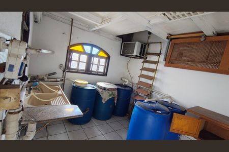 Casa para alugar com 300m², 5 quartos e 8 vagas Casa para alugar com 300m², 5 quartos e 8 vagasÁrea de serviço