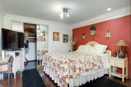 Casa à venda com 7 quartos, 700m² em Vila Sonia, São Paulo