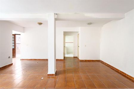 Casa à venda com 4 quartos, 300m² em Vila Mariana, São Paulo