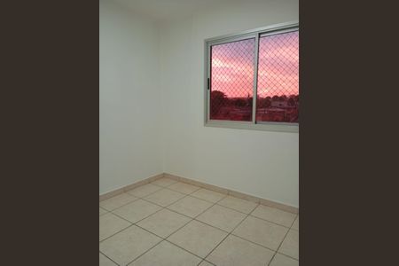 Quarto de apartamento para alugar com 3 quartos, 65m² em Vila Cruzeiro do Sul, Aparecida de Goiânia